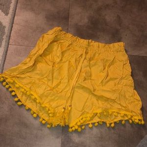 Pom pom high waisted flowy shorts